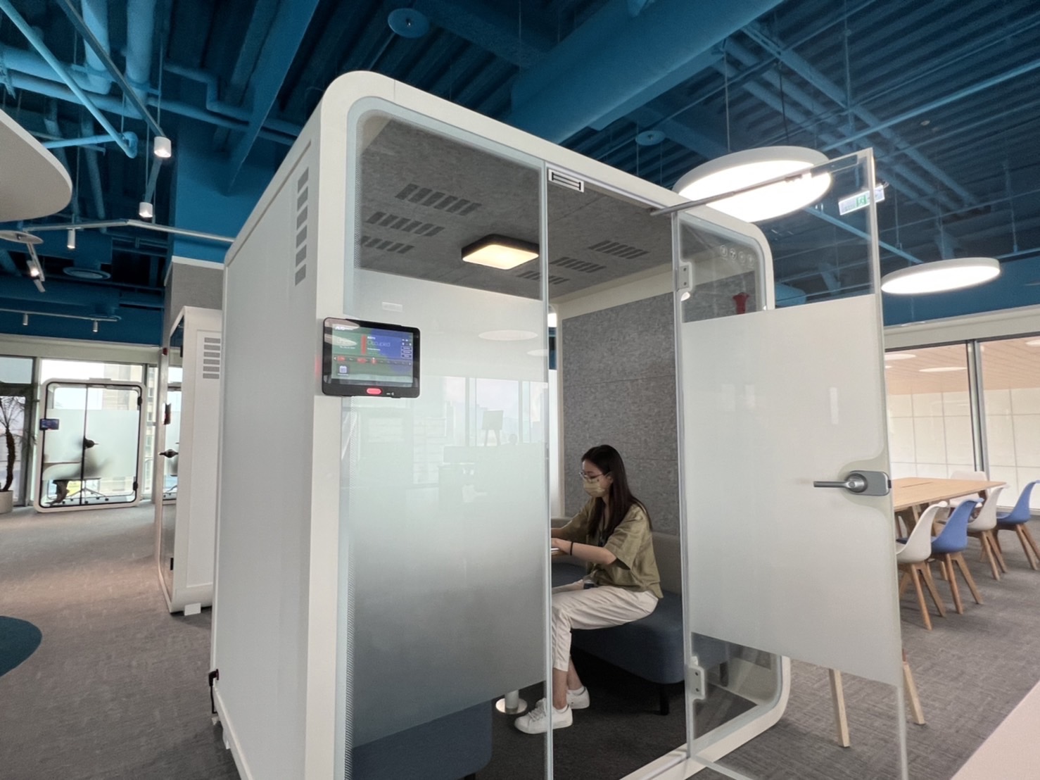 人生就是搏高雄據點的智慧行動辦公艙，展現人生就是搏在面板以外的研發應用軟實力